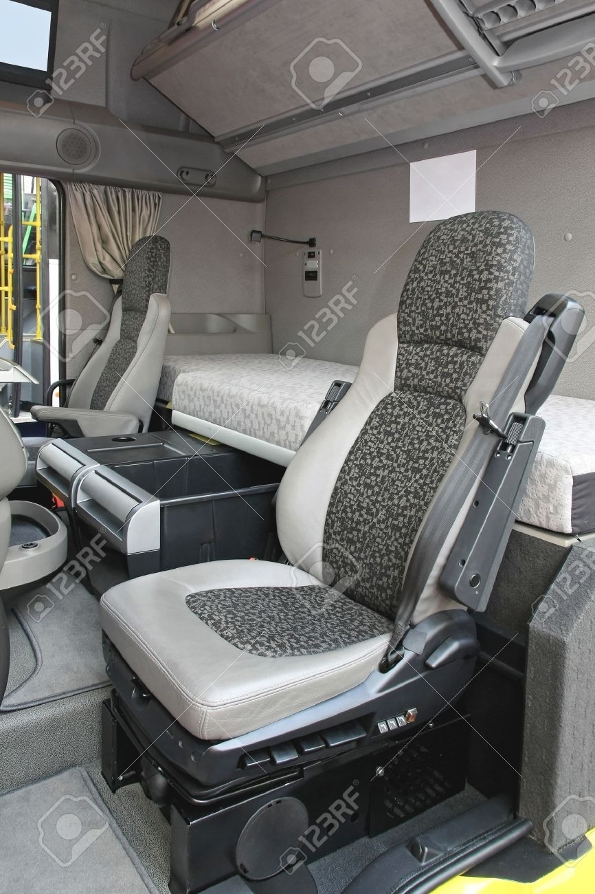 Decoration interieur cabine de camion