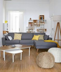 Décoration salon gris et jaune