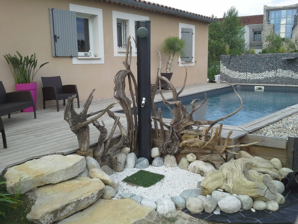 Decoration jardin bois flotté