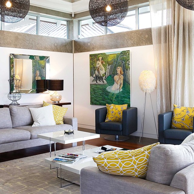 Decoration salon moderne gris et jaune