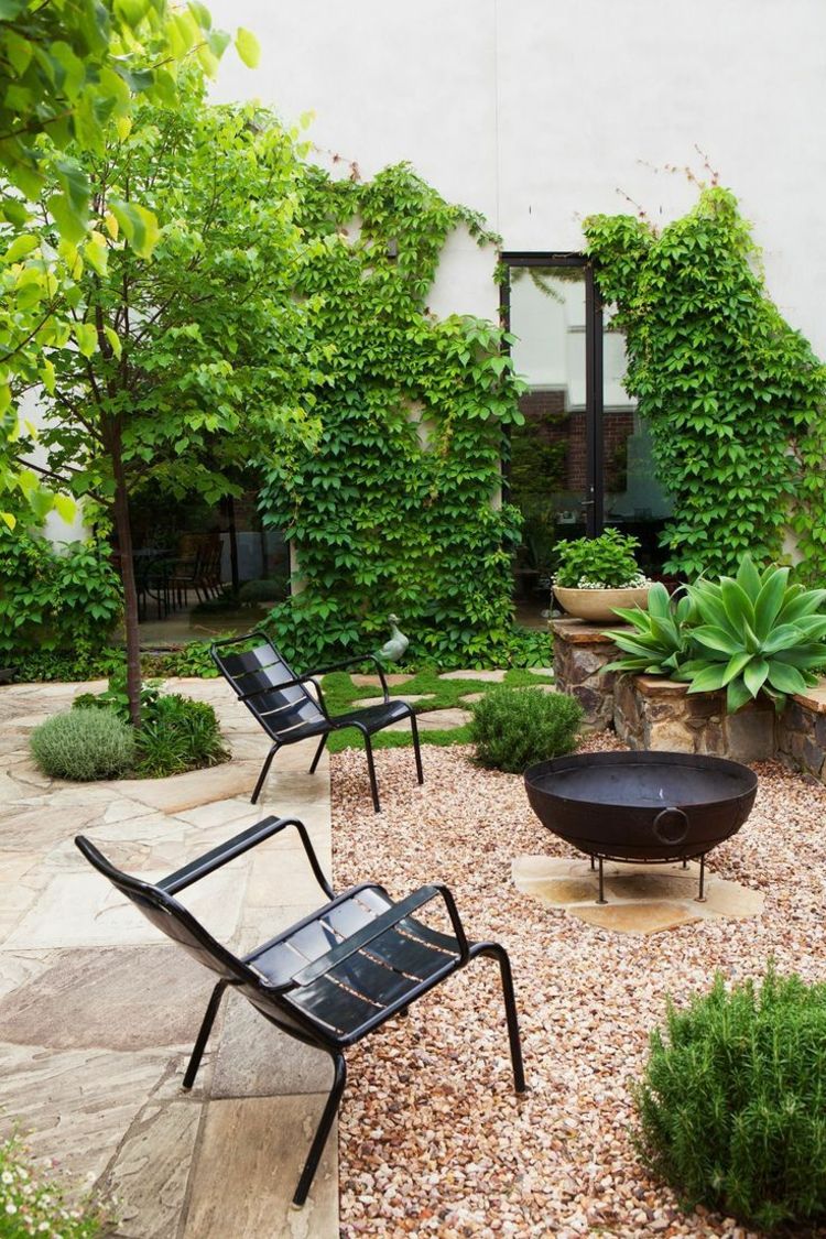Decoration de jardin avec des tuiles