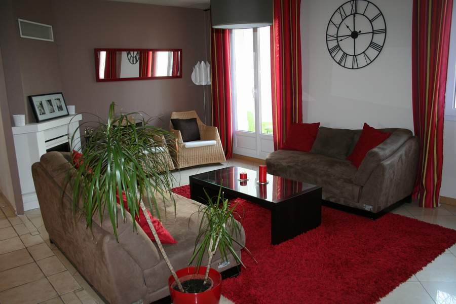 Décoration de maison rouge