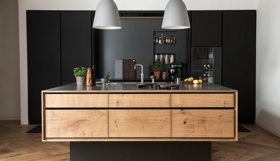 Decoration interieur noir et bois