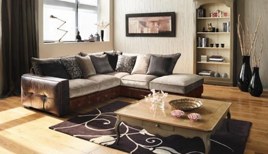 Decoration salon meuble foncé