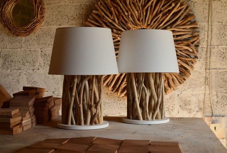 Décoration murale avec bois flotté