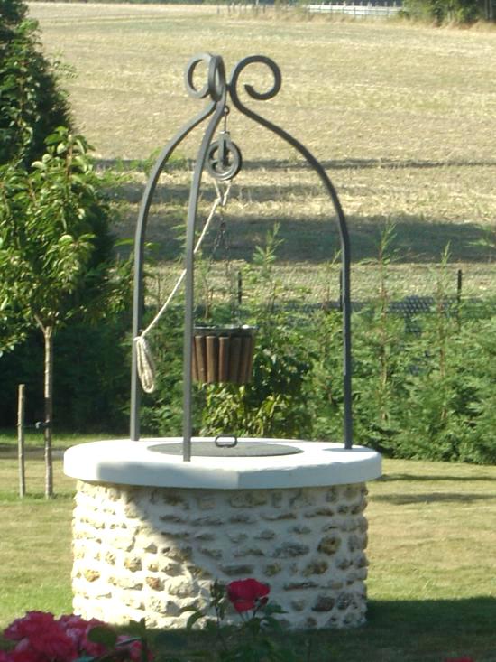 Décoration puit jardin