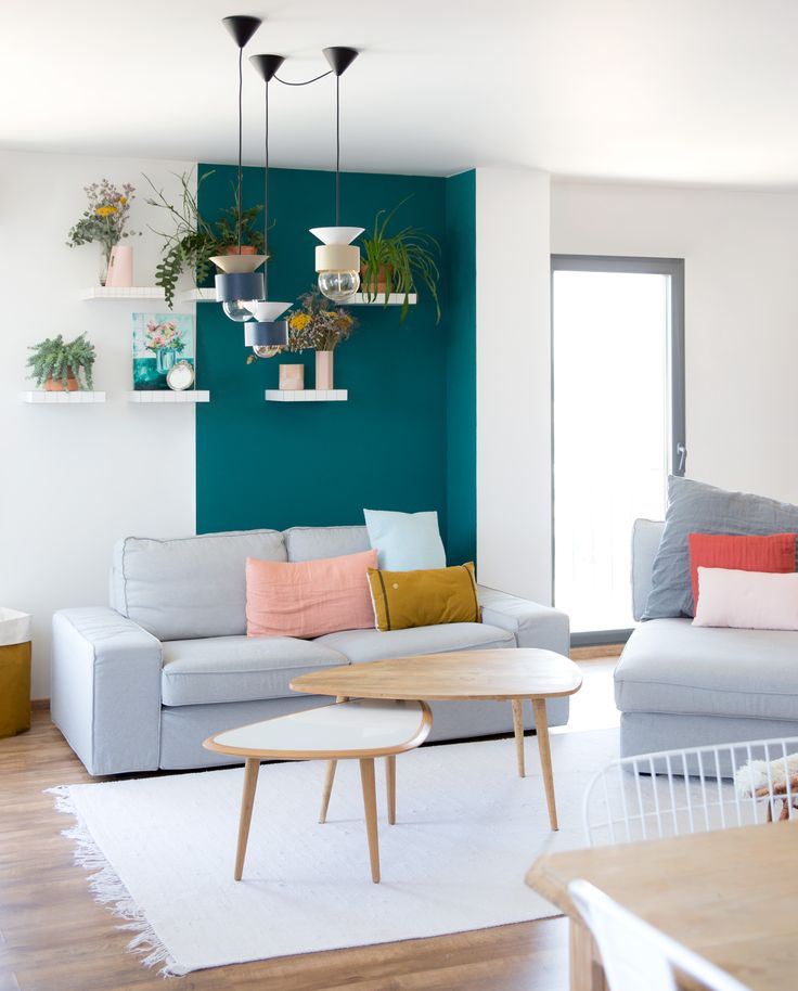 Decoration salon avec bleu canard