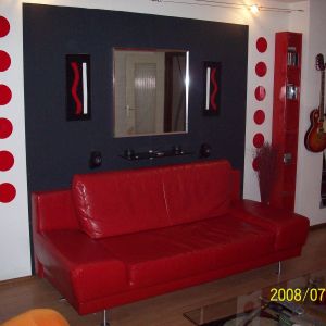 Decoration salon canape rouge