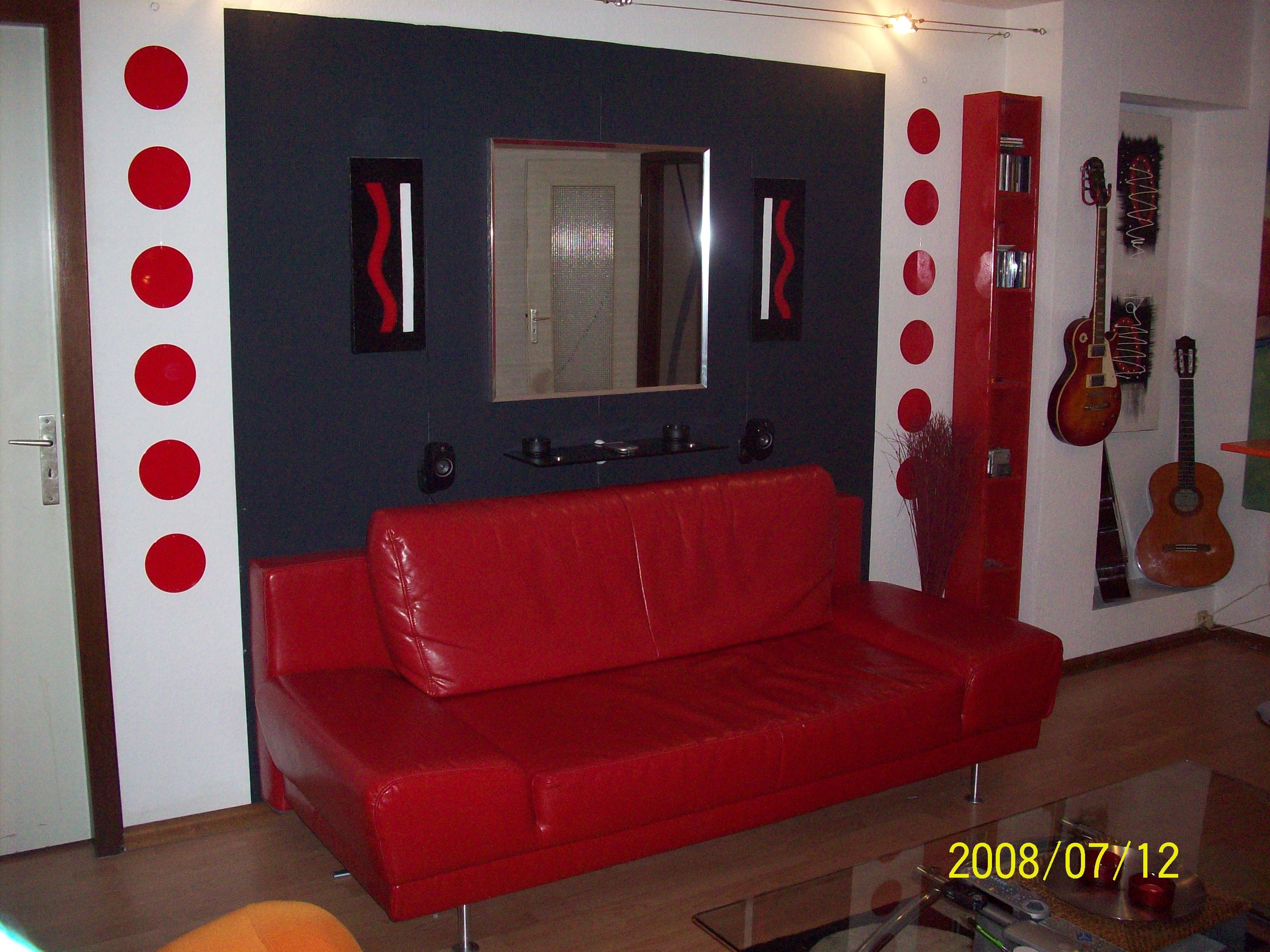 Decoration salon rouge et bleu