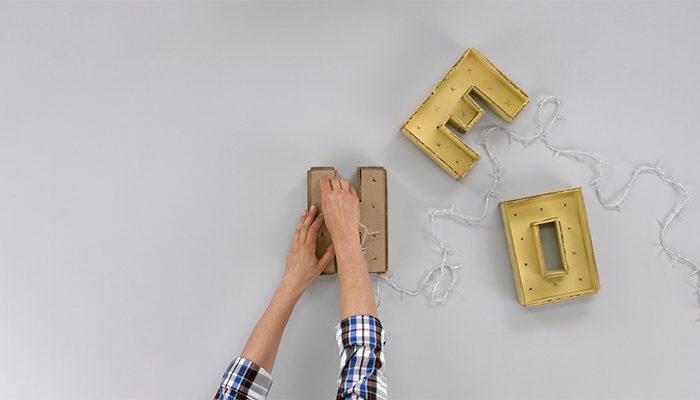 Decoration murale en 9 lettres