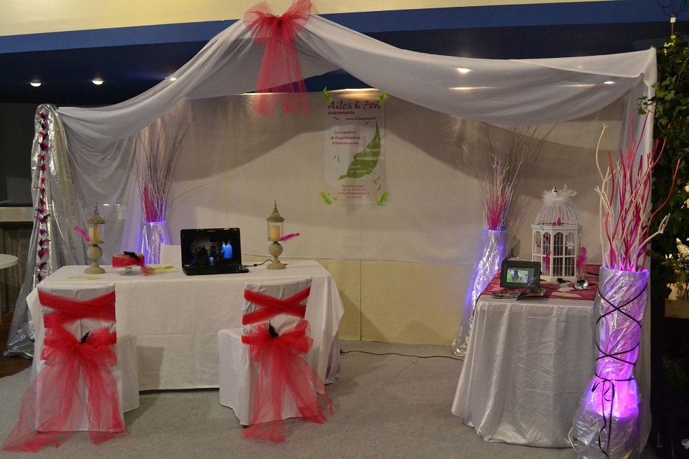 Decoration stand salon mariage