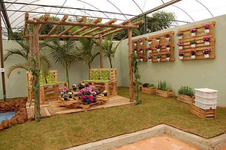 Décoration jardin en bois