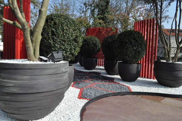 Jardin rouge décoration