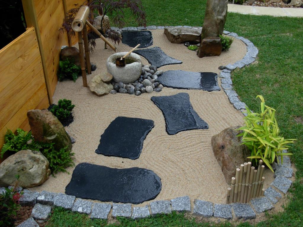 Decoration jardin avec du sable