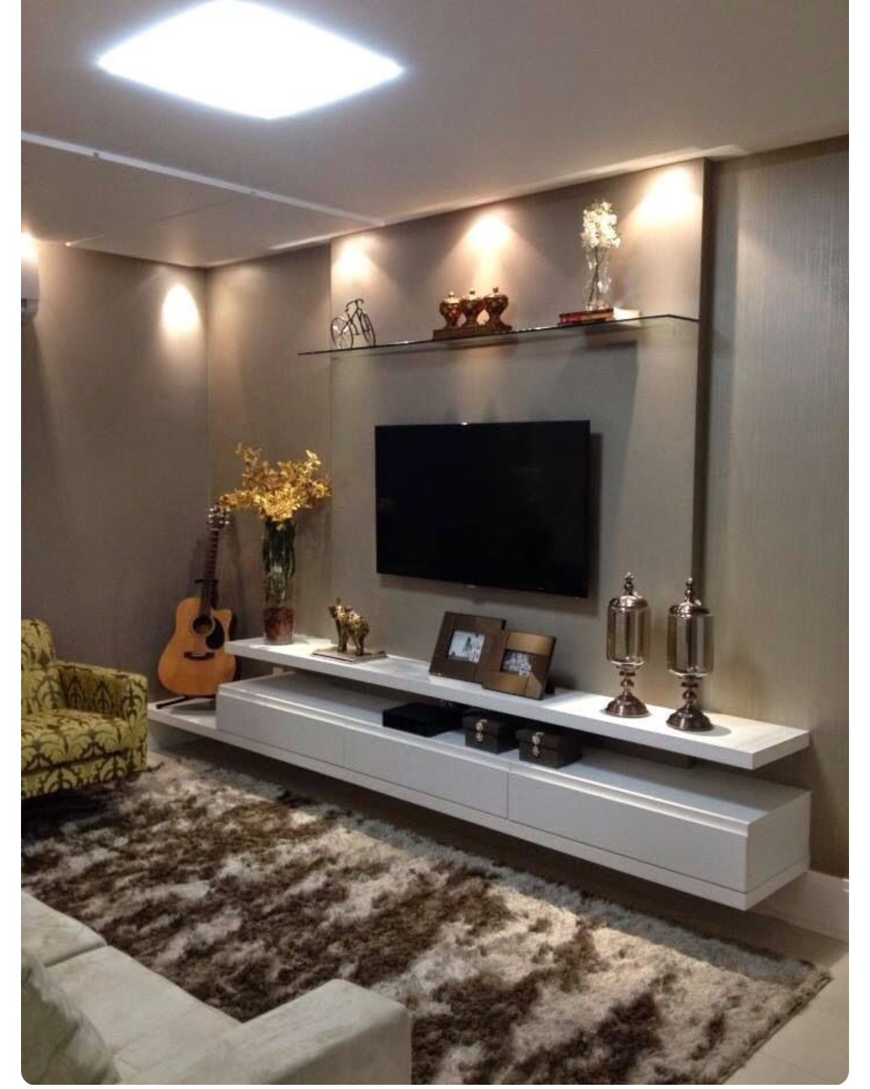 Decoration salon avec television