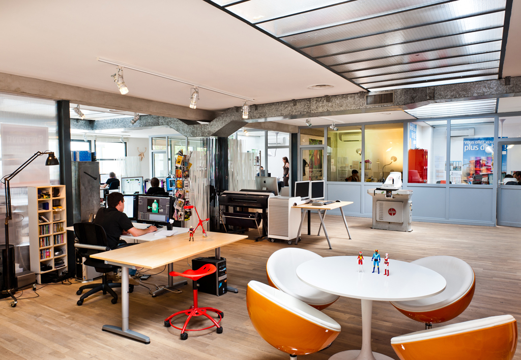 Décoration intérieur agence de voyage