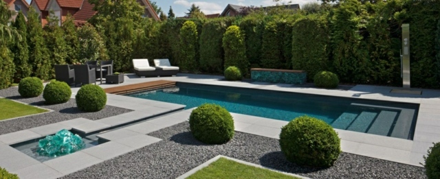 Decoration piscine jardin