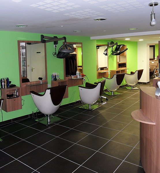 Decoration de salon de coiffure et esthetique