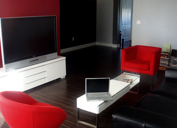 Decoration salon noir blanc rouge