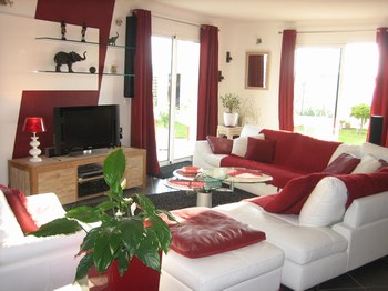 Décoration salon bordeau