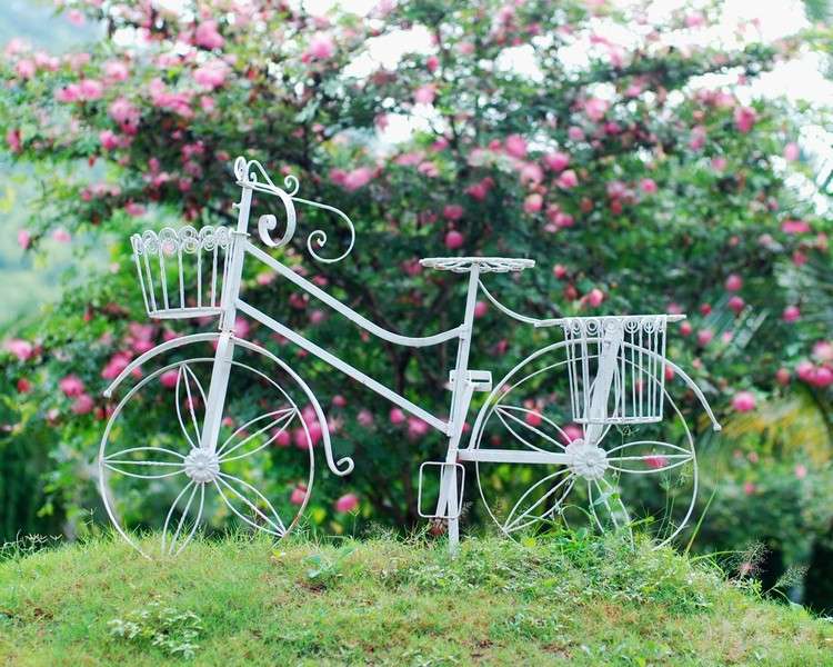 Decoration velo jardin