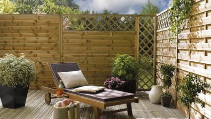 Decoration jardin panneau bois