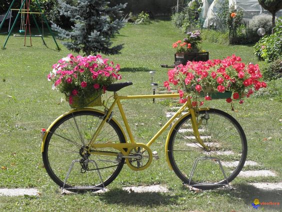 Decoration jardin velo