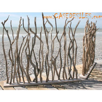 Décoration de jardin en bois flotté