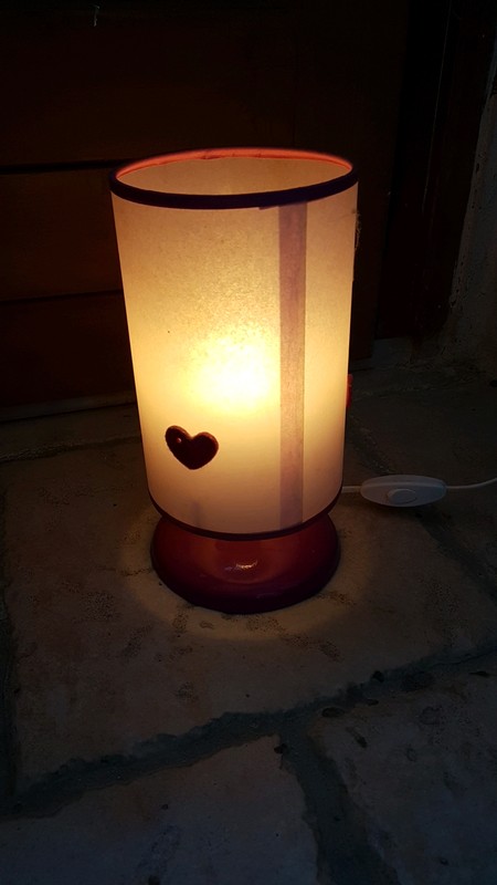Lampe de chevet coeur rouge
