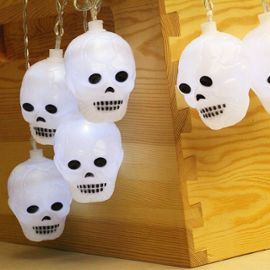 Lampe design tete de mort