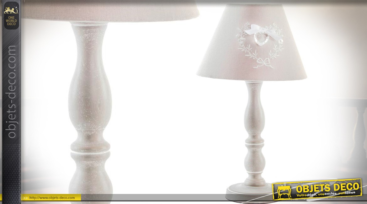 Lampe de chevet blanche romantique