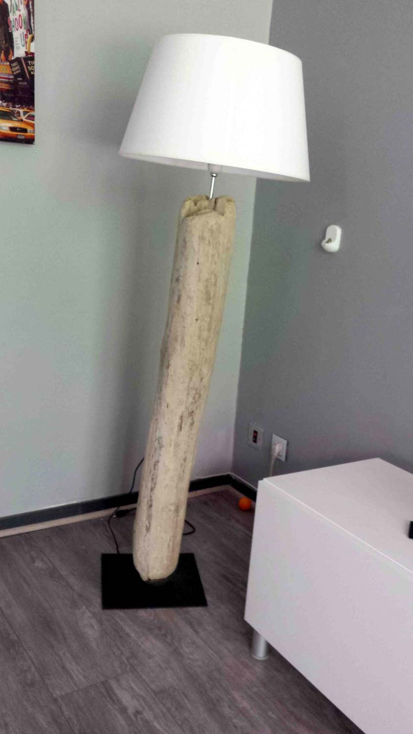 Lampadaire bois flotte salon
