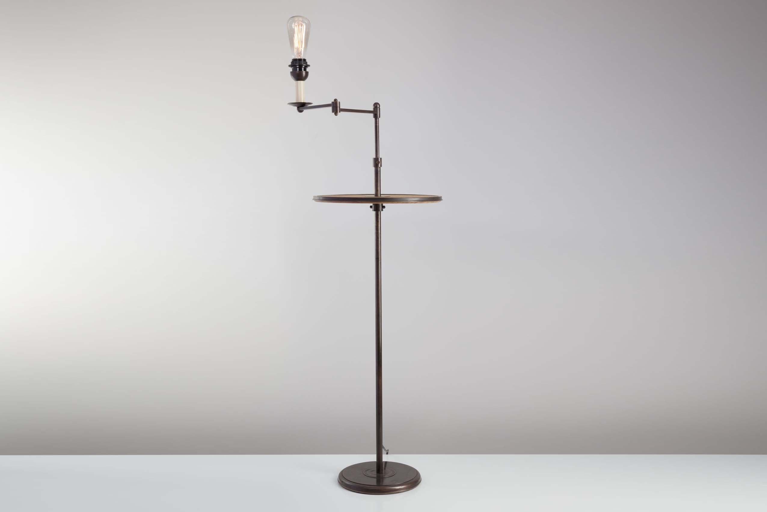 Lampadaire avec tablette