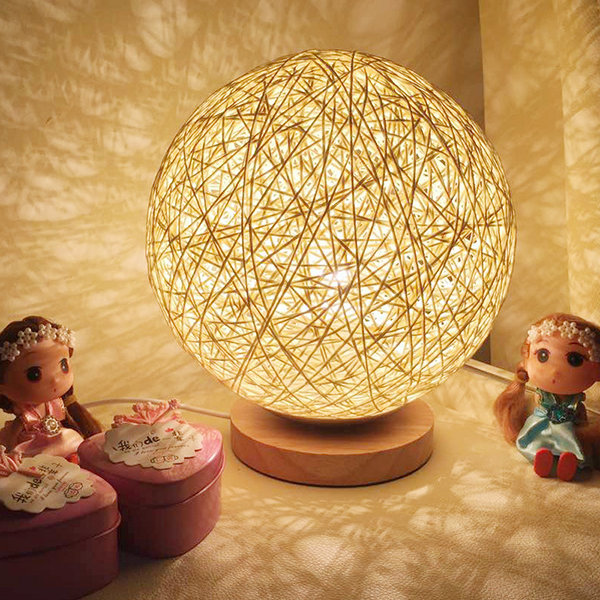 Lampe de chevet boule rotin