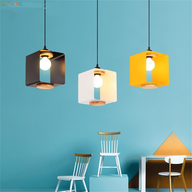 Lampe de chevet en forme de femme