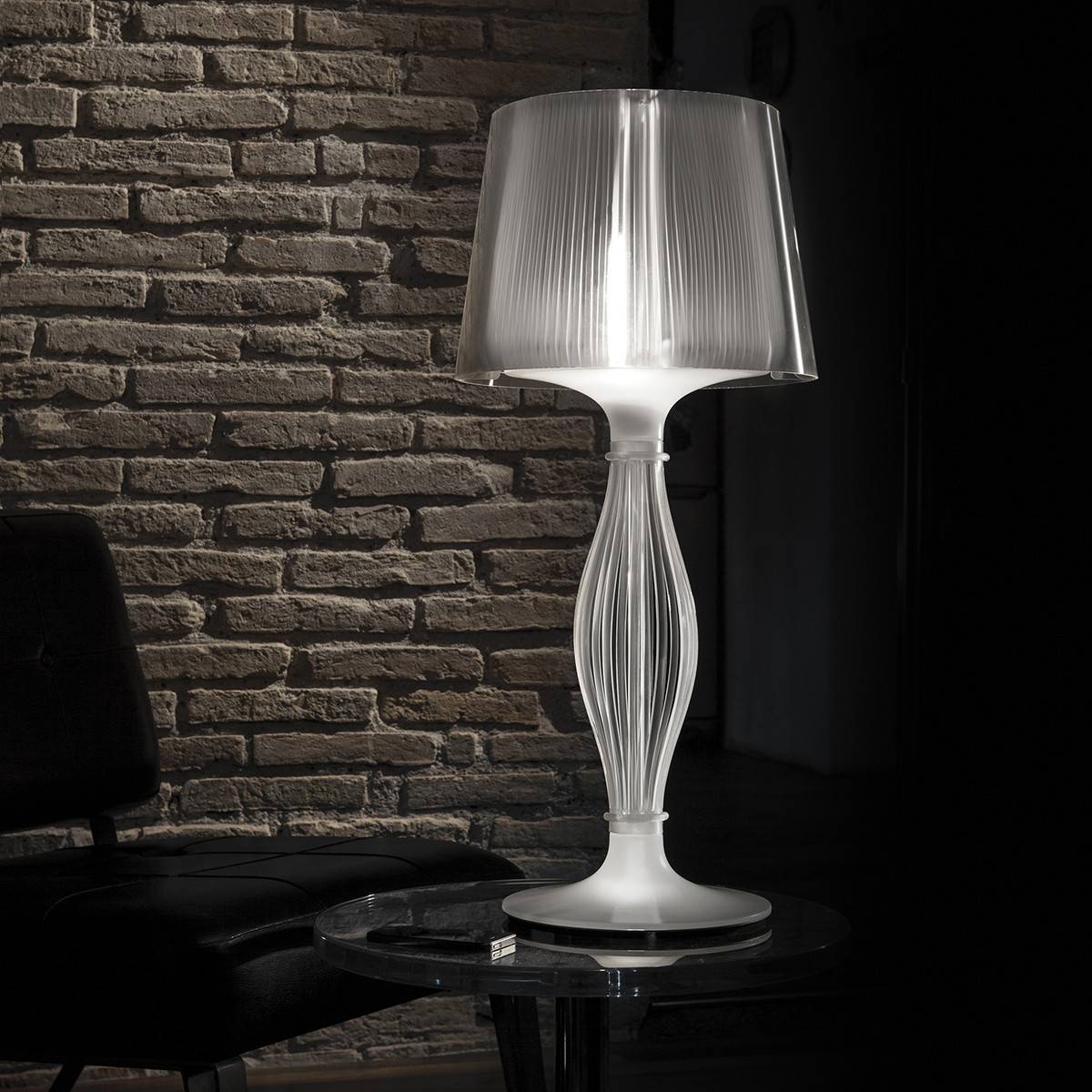 Lampe design acrylique translucide