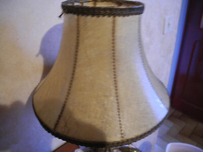 Lampe de chevet en peau