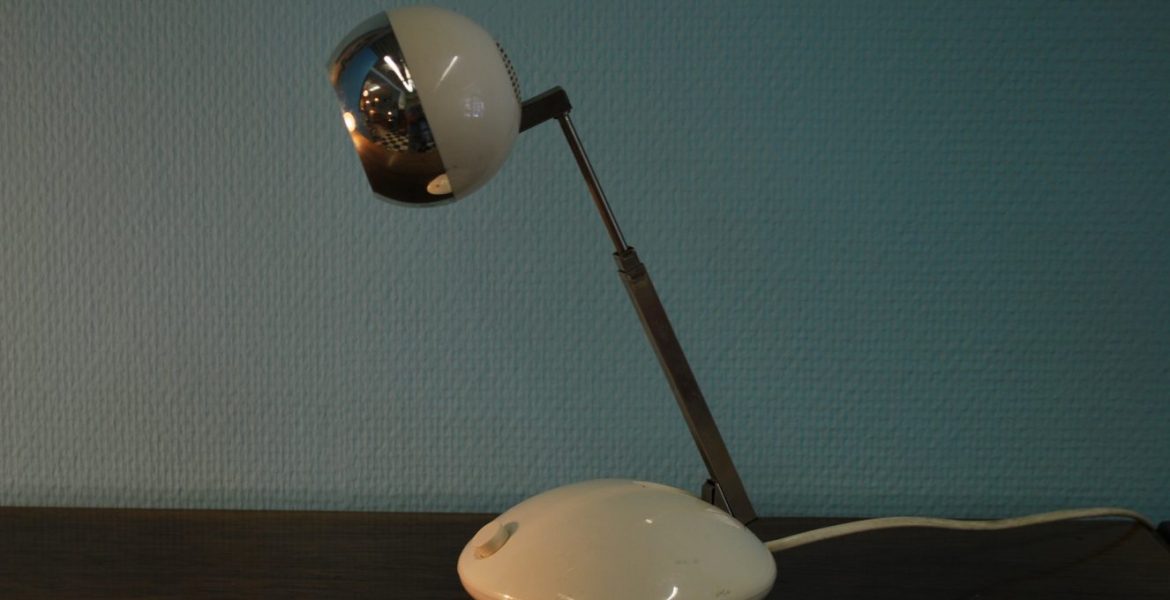 Lampe de chevet telescopique