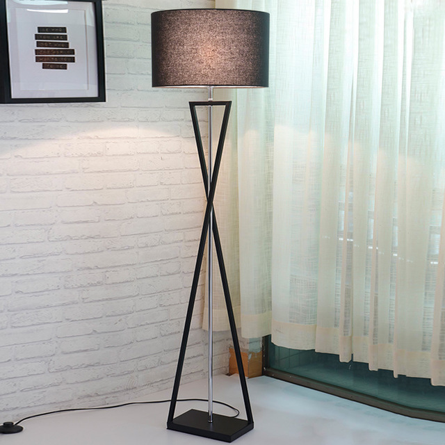Lampadaire loft noir