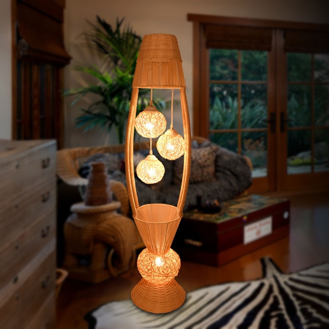 Lampadaire salon simple