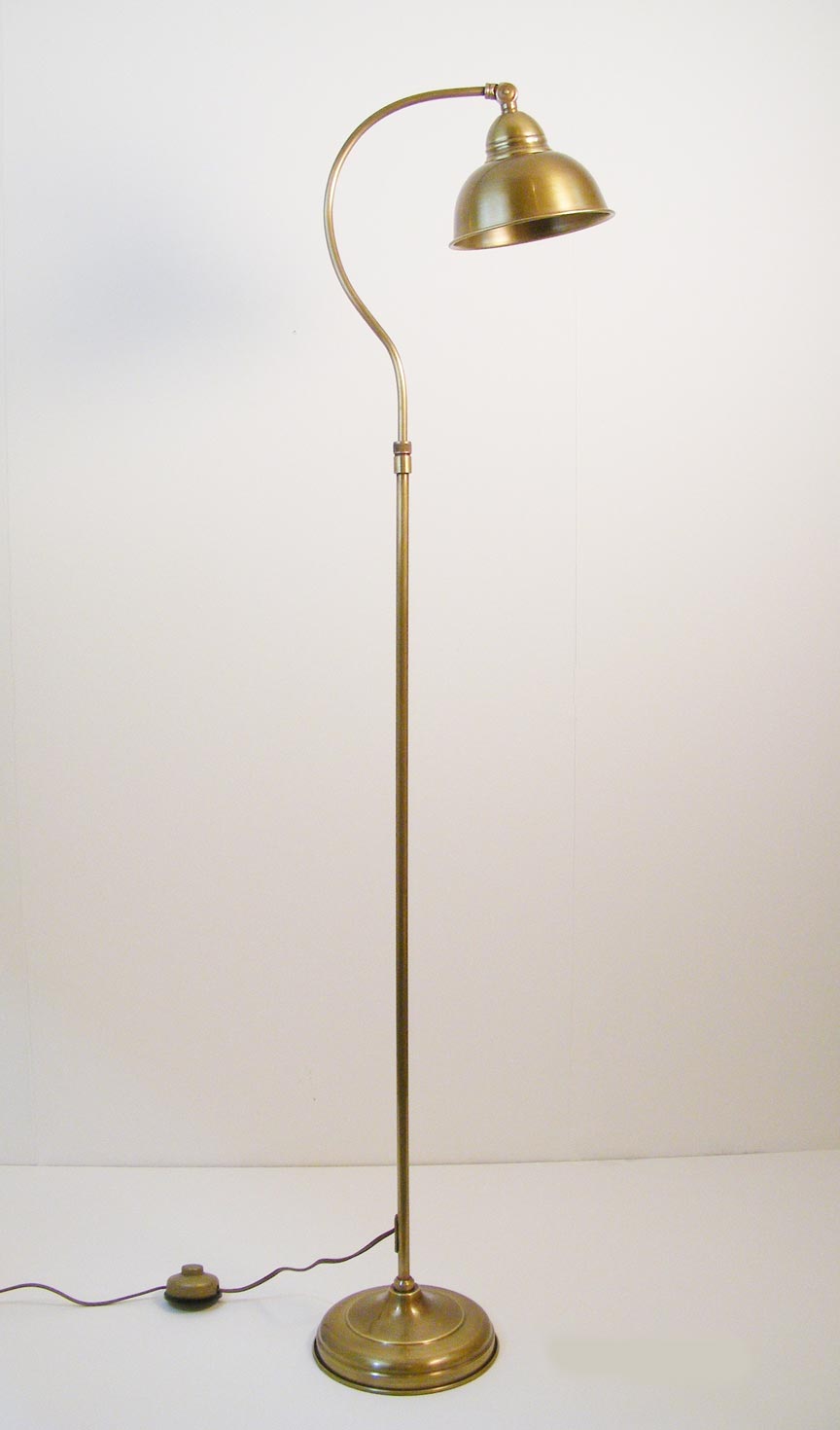 Lampadaire laiton vieilli
