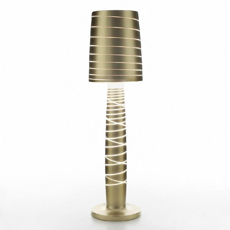 Lampadaire extérieur doré