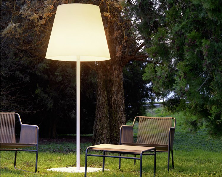 Lampadaire jardin design