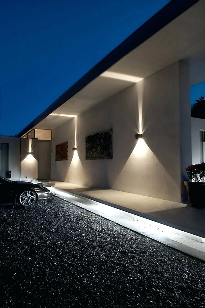 Lampadaire extérieur contemporain