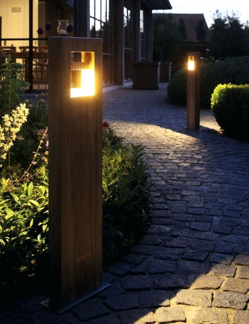 Lampadaire extérieur bois