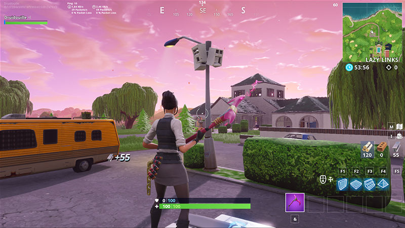 Danser sous different lampadaire musicaux