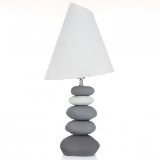 Faire une lampe de chevet avec des galets