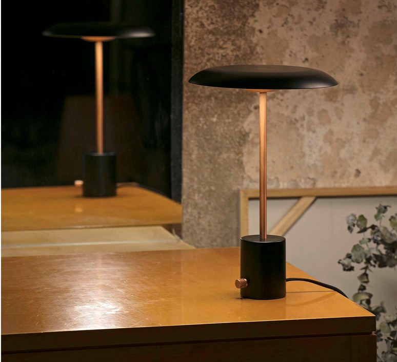 Lampe à poser ultra design