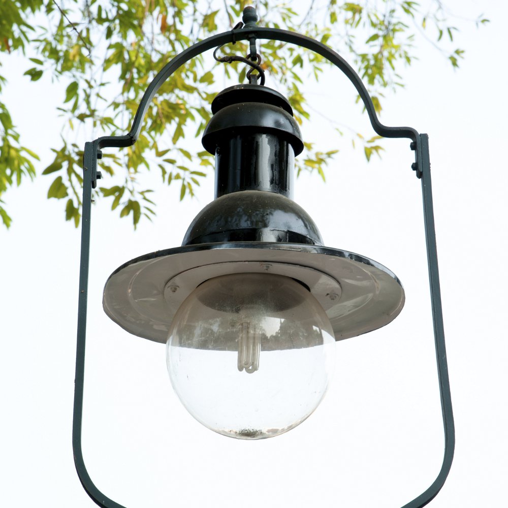 Installer un lampadaire exterieur