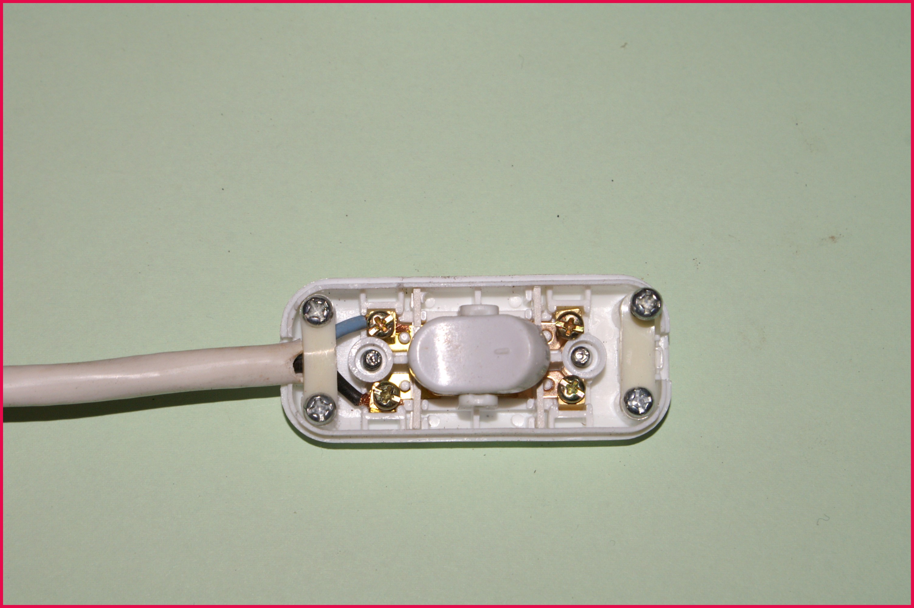 Branchement interrupteur pour lampe de chevet